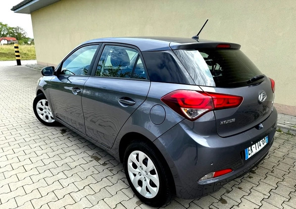 Hyundai i20 cena 35900 przebieg: 98000, rok produkcji 2018 z Biała małe 407